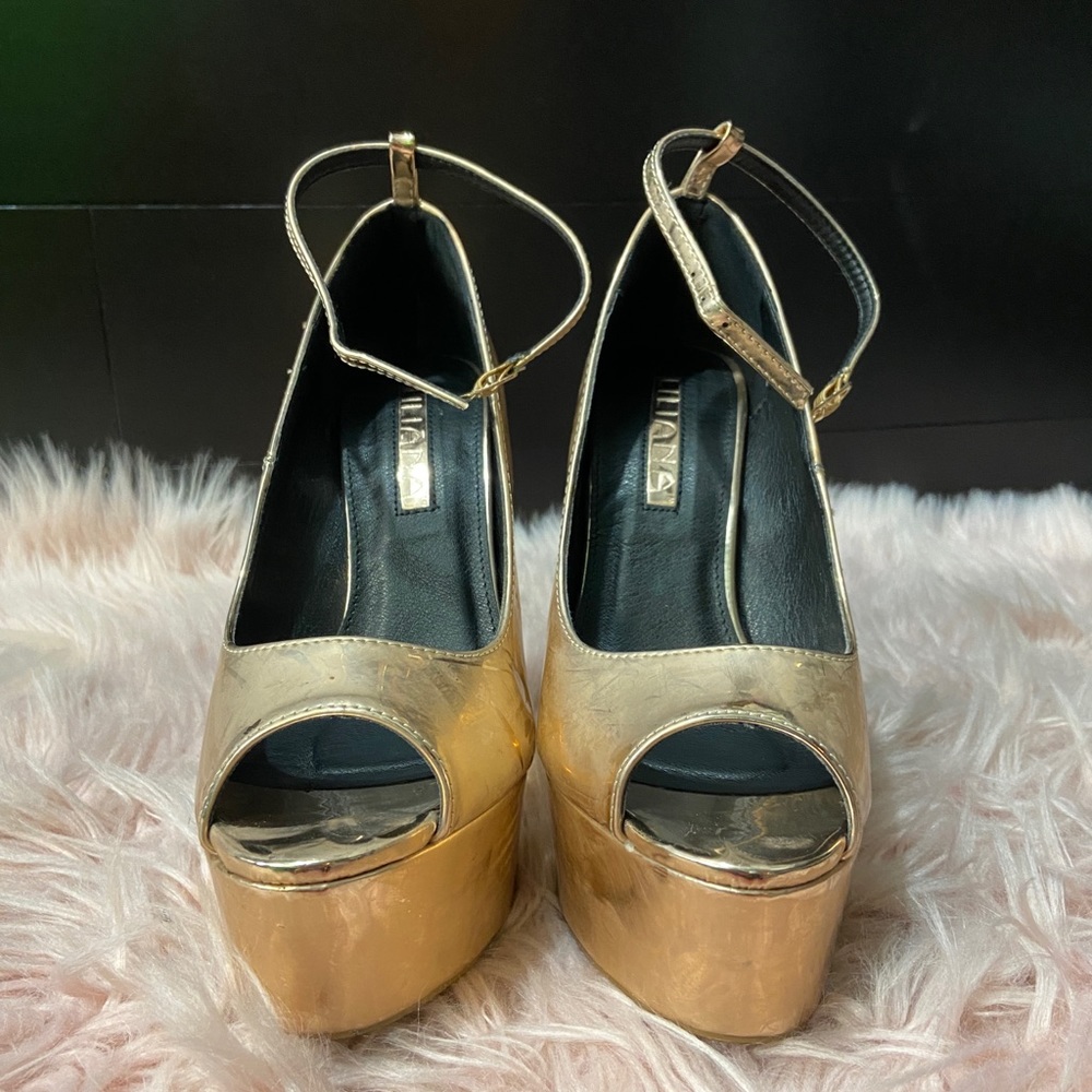 Golden heel